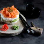 gateau-aux-sushis-brillant-et-inhabituel-les-amateurs-de.webp.webp